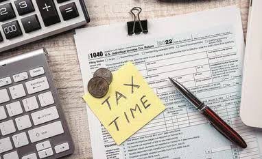 Missed business ITR deadline penalties calendar and document illustration